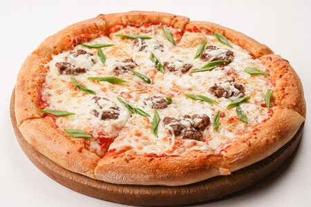 Пицца с мясом Мацинато