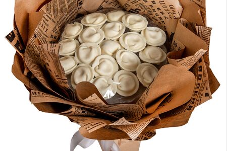 Букет из шоколадных пельменей