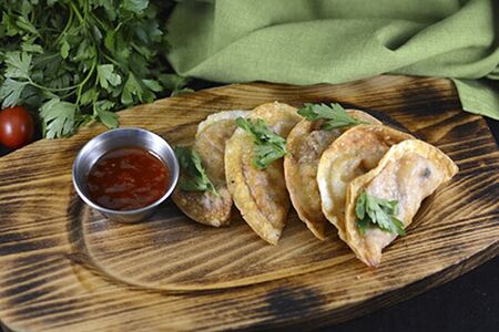 Хрустящие вонтоны с курицей и креветками