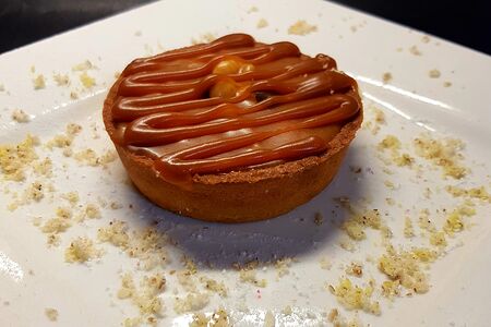 Карамельно-ореховая тарталетка