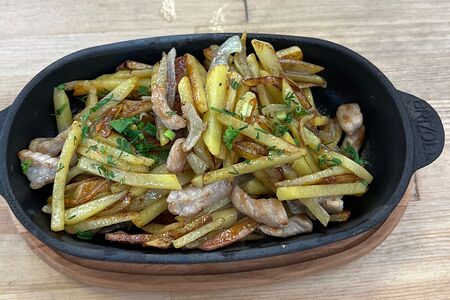 Жарёха по-домашнему со свининой и грибами