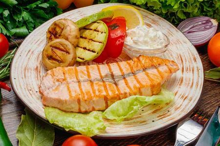 Стейк из лосося