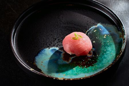 Суши-болл Тунец