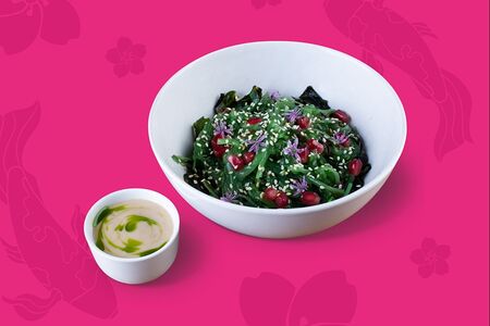 Салат Чука с ореховым соусом