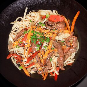 Лапша вок с говядиной