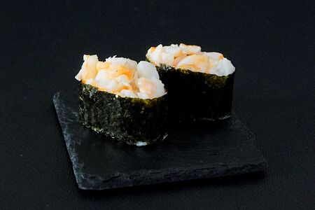 Гункан с креветкой