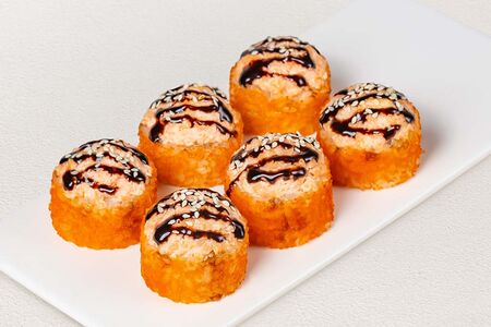 Запечённый ролл с угрём и лососем