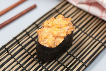 Спайси унаги гункан