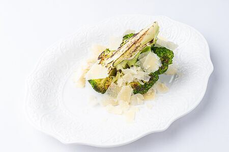 Брокколини с пармезаном