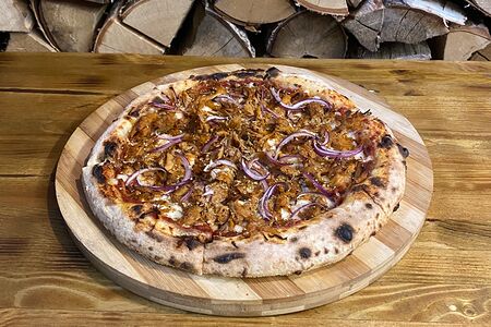 Пицца Желтый фонарь с рваной свининой острая