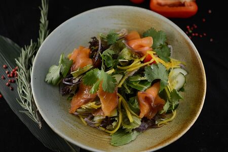 Салат с семгой шеф-посола