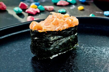 Спайси суши Сяке