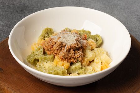 Макароны Болоньезе с сыром пармезан