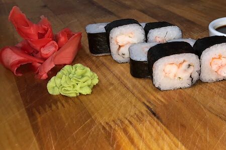 Ролл классический к креветкой