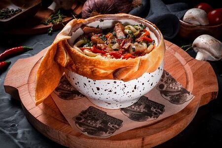 Лапша со cвинoй шейкой и беконом