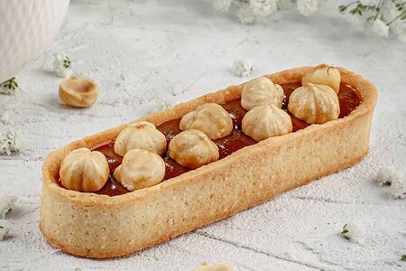 Тарт с фундуком и соленой карамелью