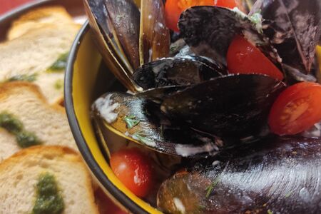 Мидии в сливочном соусе