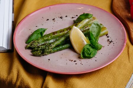 Аспарагус на гриле