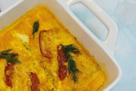 Рыбное филе в овощной шубе с омлетом