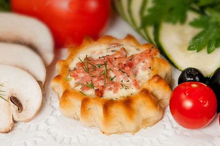 Перепечки с ветчиной 16 шт