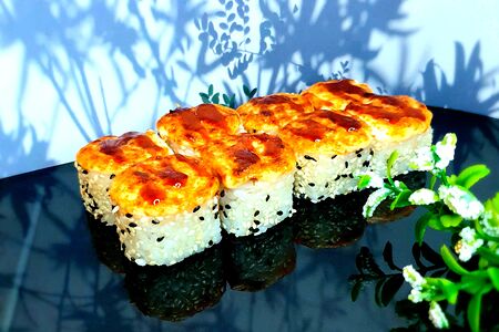 Ролл запеченный Эби маки