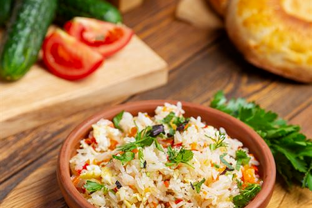 Рис с овощами и яйцом