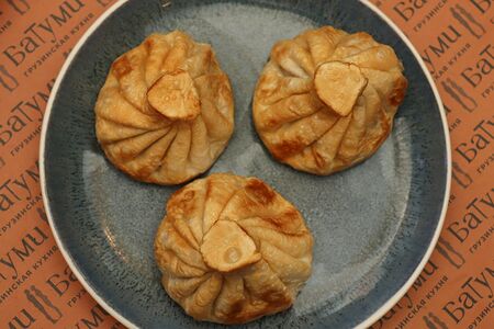Жареные хинкали с бараниной и тархуном