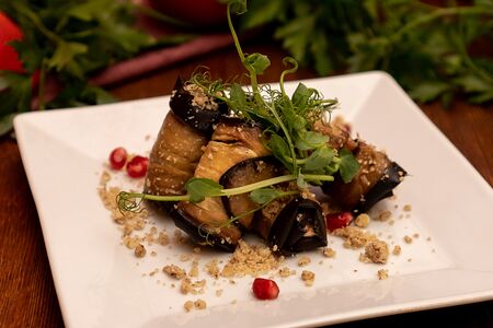 Рулетики из баклажанов с орехами