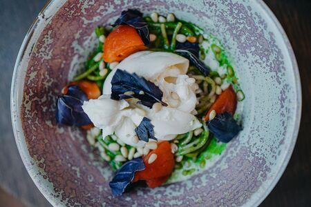 Спагетти в соусе Песто с сыром буррата