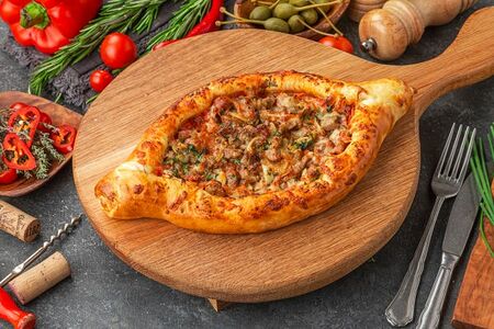 Хачапури по-аджарски со свининой