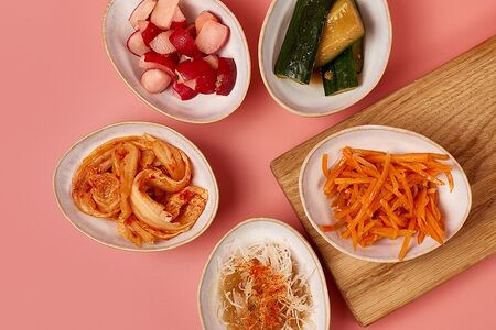 Микс корейских закусок