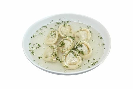 Пельмени в курином бульоне