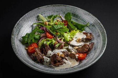 Салат из куриной печени