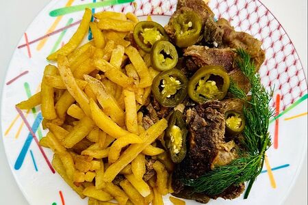 Джиз-быз из баранины с картофелем фри