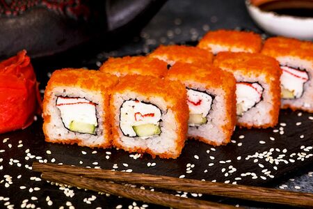 Ролл Калифорния классик с крабовой палочкой