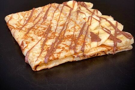 Блинчик с бананом и шоколадом