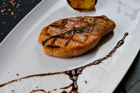 Стейк из лосося