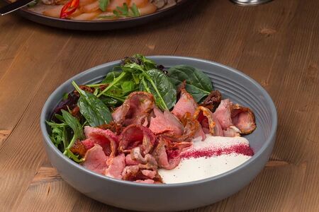 Копченый пастрами с соусом из тунца