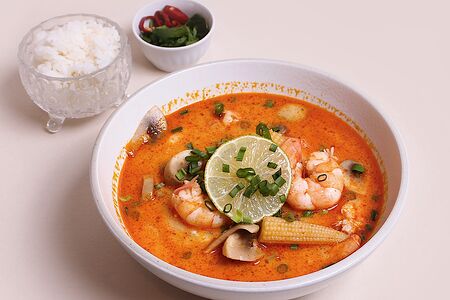 Том - ям с креветками