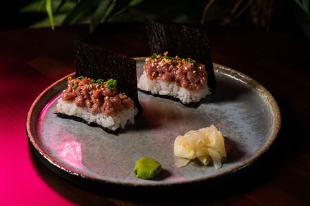 Авторский ролл с говядиной