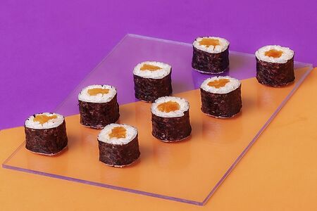 Классический ролл с лососем