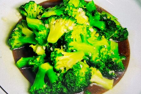 Брокколи с чесноком