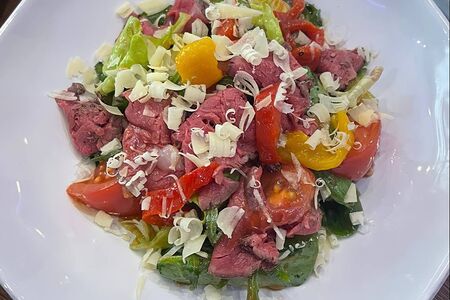 Салат с ростбифом