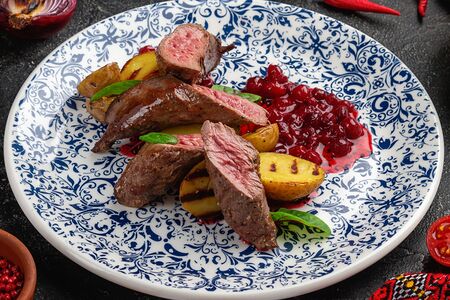 Ягненок с беби картофелем