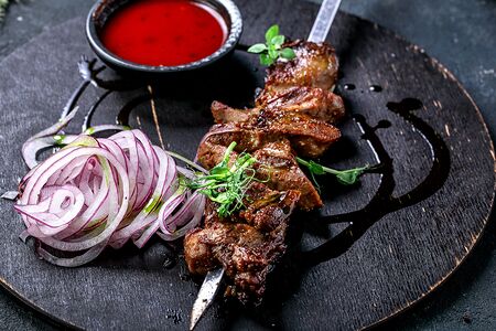 Нежные язычки ягненка на гриле