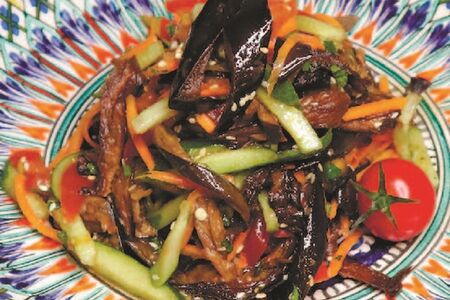 Салат с хрустящими баклажанами