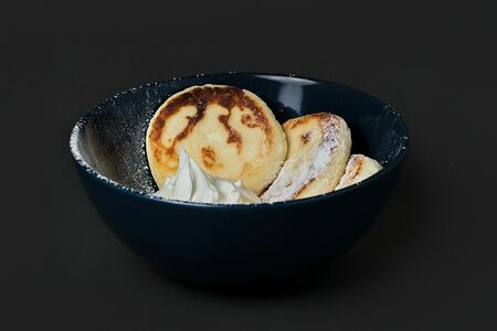 Сырники со сметаной