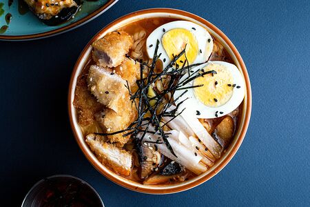 Рамен с курицей и грибами