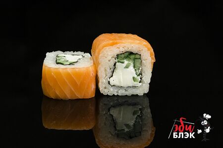 Ролл Филадельфия с огурцом