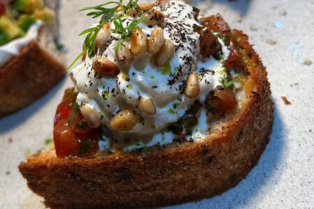 Брускетта со страчателлой